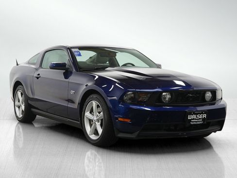 Used 2010 Ford Mustang GT Premium RWD image 7