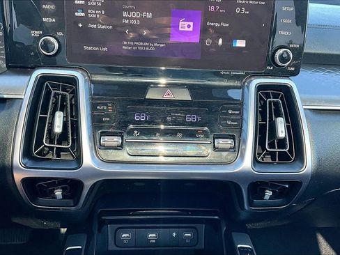 Used 2023 Kia Sorento EX w/ Panoramic Sunroof Package AWD/4WD image 16