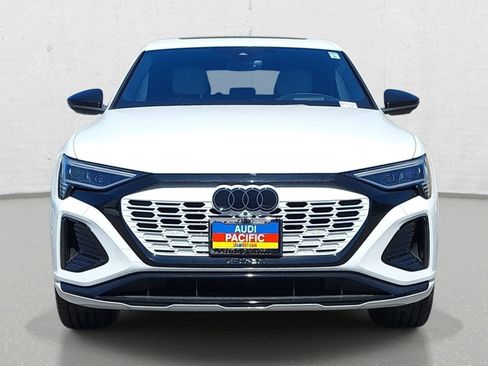 Used 2024 Audi Q8 e-tron Prestige w/ Prestige Package AWD/4WD image 2
