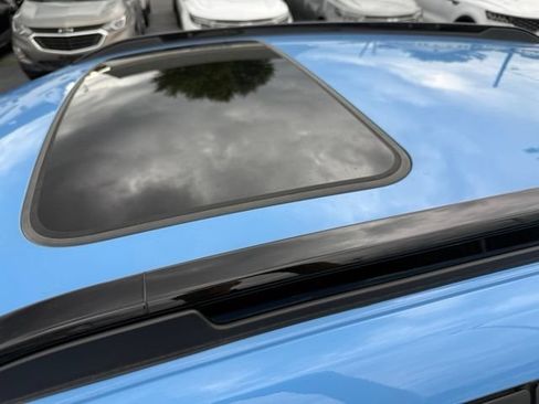 Used 2024 Chevrolet Trax RS w/ Sunroof Package FWD image 9