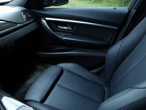Used 2017 BMW 330i Sedan image 14