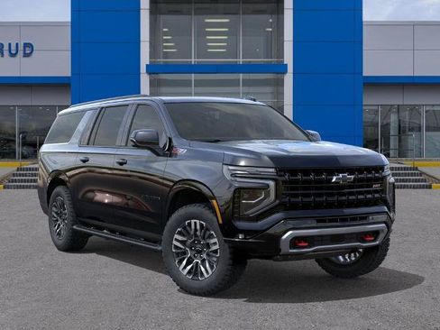 New 2026 Chevrolet Suburban Z71 w/ Comfort Package AWD/4WD image 7