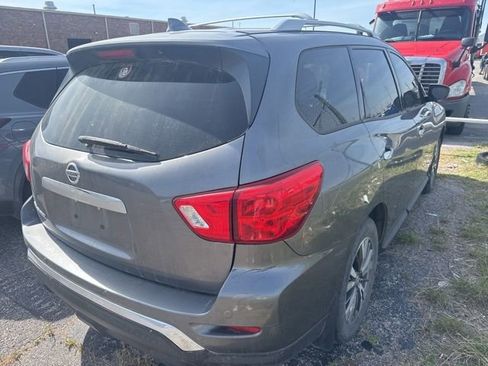 Used 2019 Nissan Pathfinder S FWD image 4