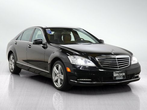 Used 2011 Mercedes-Benz S 550 4MATIC image 7