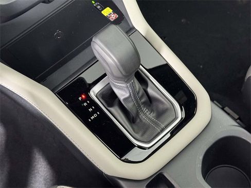 Certified 2025 Subaru Forester Limited image 29