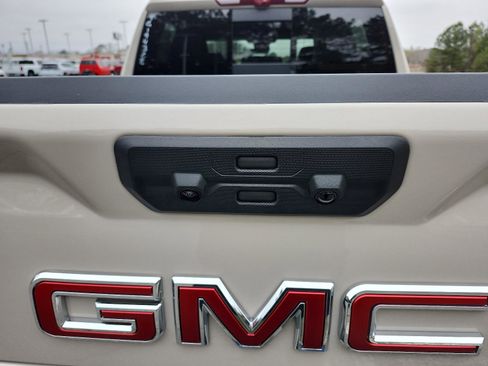 New 2026 GMC Sierra 1500 AT4 w/ AT4 Premium Package image 9