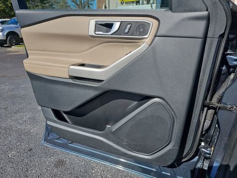 Used 2022 Ford Explorer XLT w/ Equipment Group 202A image 32