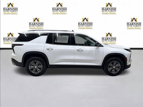 New 2026 Chevrolet Traverse LT w/ Driver Confidence Package AWD/4WD image 4