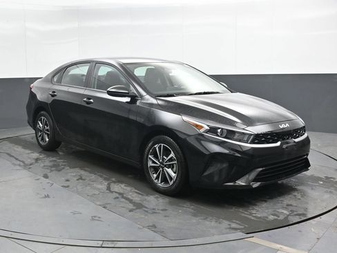 Used 2024 Kia Forte LXS FWD image 6