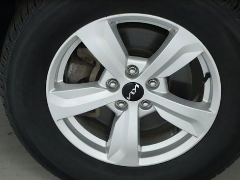 Used 2022 Kia Sorento LX AWD/4WD image 38