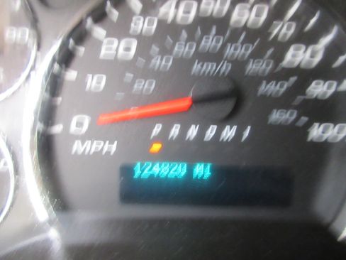 Used 2018 Chevrolet Express 3500 w/ Driver Convenience Package image 34