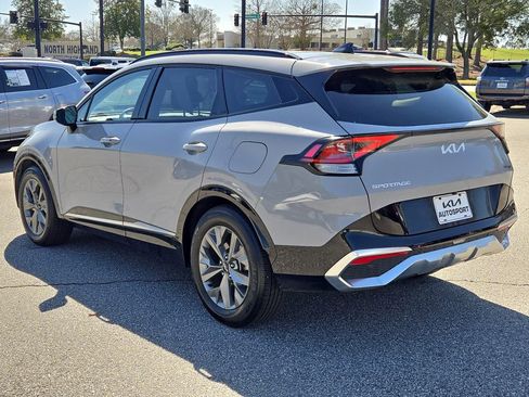 Certified 2023 Kia Sportage SX image 10