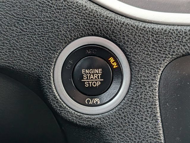 Used 2022 Dodge Charger SXT RWD image 18