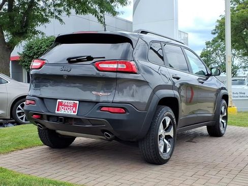 Used 2016 Jeep Cherokee Trailhawk w/ Leather Interior Group AWD/4WD image 4