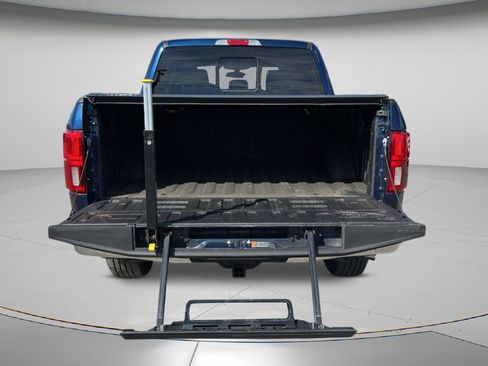 Used 2019 Ford F150 Lariat w/ Equipment Group 502A Luxury AWD/4WD image 9