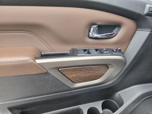 Used 2021 Nissan Titan Platinum Reserve w/ Moonroof Package image 24