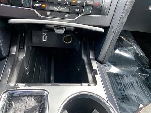 Used 2018 Ford Explorer XLT w/ Equipment Group 202A image 23