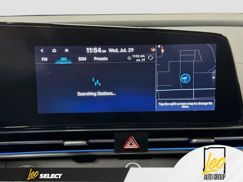 Used 2022 Hyundai Elantra Limited FWD image 18