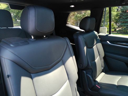 Used 2025 Cadillac XT6 Premium Luxury AWD/4WD image 16