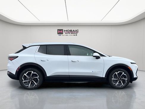 New 2026 Chevrolet Equinox EV LT AWD/4WD image 2