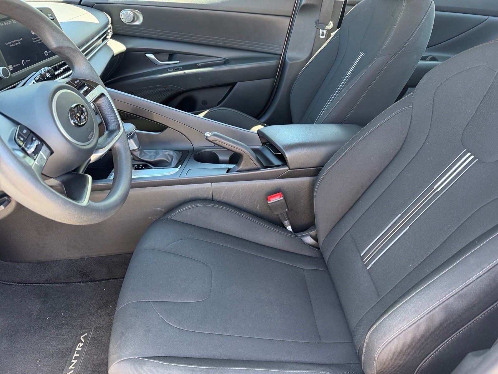 Used 2023 Hyundai Elantra SEL w/ Cargo Package FWD image 13