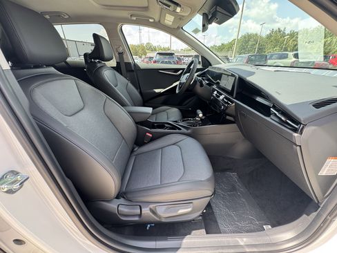 New 2025 Kia Niro SX image 12