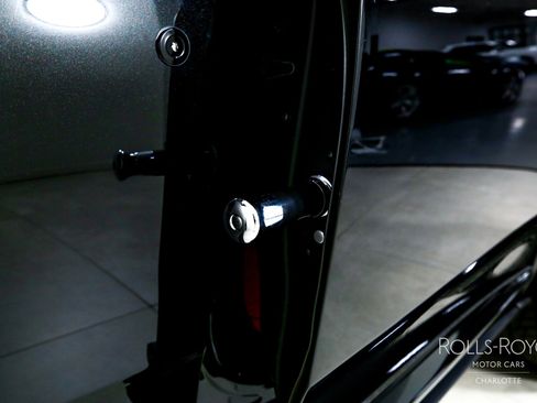 Certified 2022 Rolls-Royce Cullinan w/ Dark Exterior Package image 22