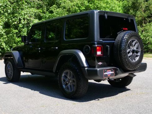 Used 2024 Jeep Wrangler Unlimited Sport w/ Convenience Group AWD/4WD image 19