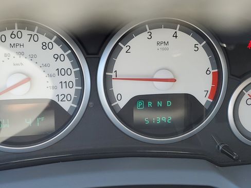 Used 2010 Dodge Grand Caravan SXT image 23