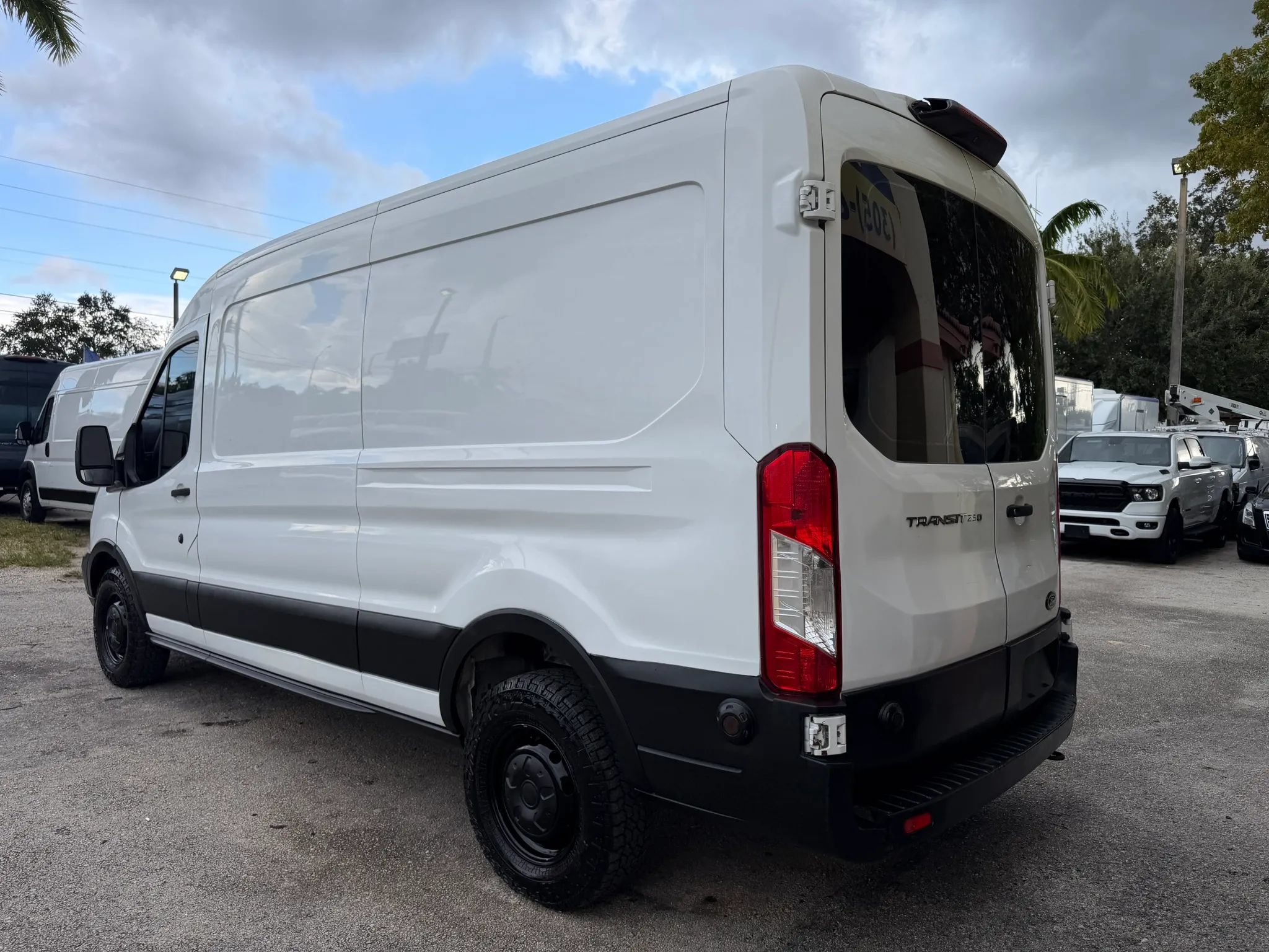 Used 2019 Ford Transit 250 148 Medium Roof w/ Interior Upgrade Package RWD image 3