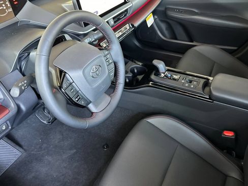 New 2026 Toyota Prius Plug-In Hybrid FWD image 9