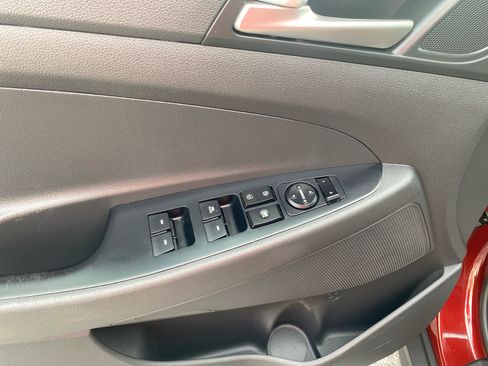 Used 2020 Hyundai Tucson Value w/ Cargo Package image 13