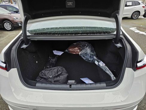 New 2025 BMW i7 xDrive60 w/ Executive Package image 19