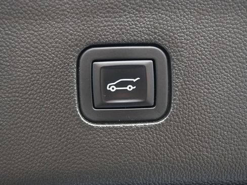 Used 2018 Buick Enclave Essence FWD image 34