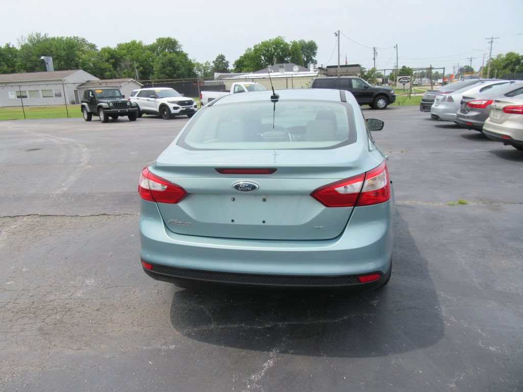 Used 2012 Ford Focus SE FWD image 6