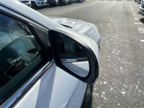 Used 2020 Jeep Cherokee Limited image 11