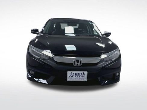 Used 2017 Honda Civic Touring image 3