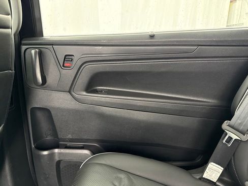 Used 2023 Honda Odyssey Elite image 17