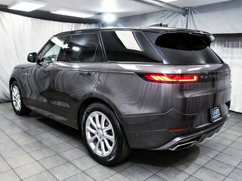 Used 2023 Land Rover Range Rover Sport SE Dynamic image 4