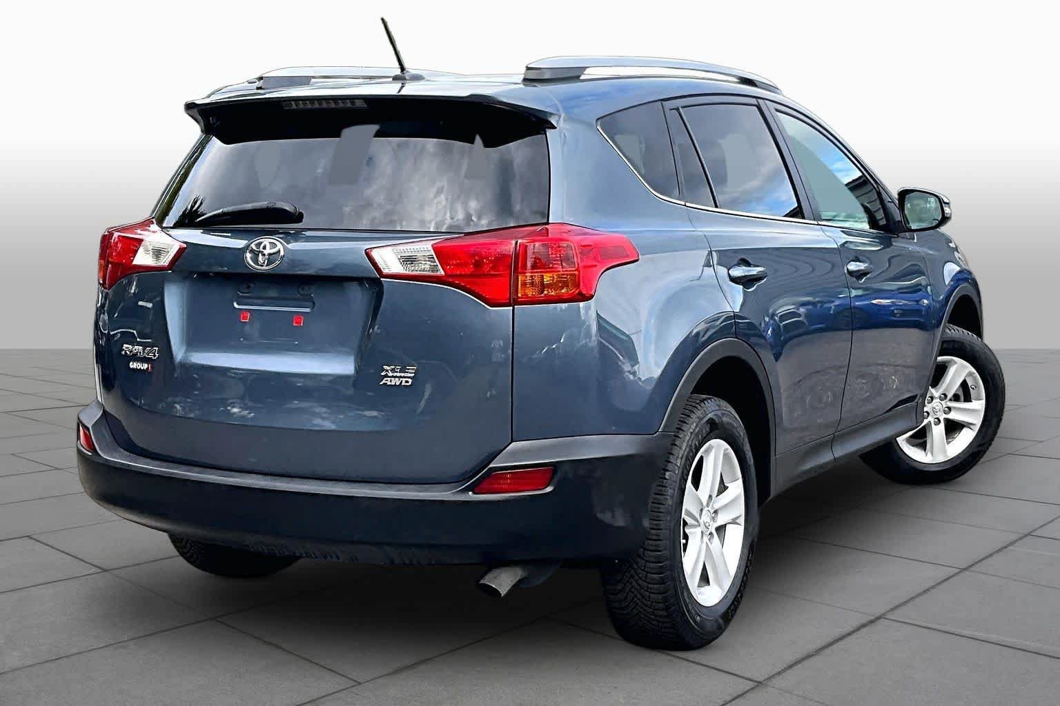 Used 2014 Toyota RAV4 XLE AWD/4WD image 13