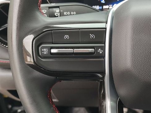 Used 2024 Chevrolet Colorado Z71 w/ Z71 Convenience Package 2 image 21