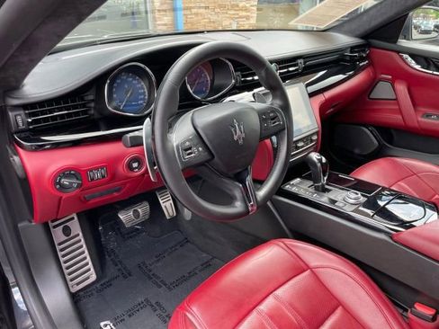 Used 2017 Maserati Quattroporte GTS GranSport image 2