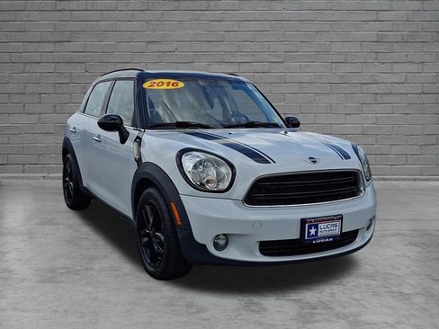Used 2016 MINI Cooper Countryman FWD image 2