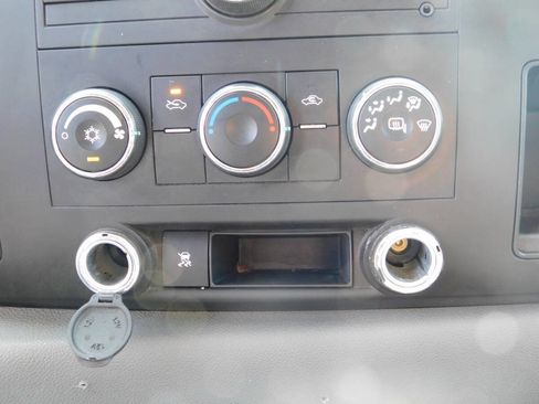 Used 2011 GMC Sierra 1500 W/T AWD/4WD image 11