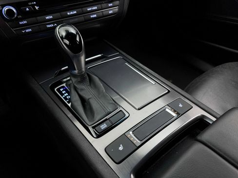 Used 2016 Hyundai Genesis 3.8 RWD image 19