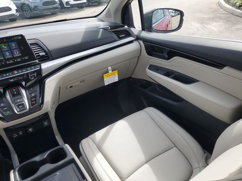 New 2026 Honda Odyssey Touring image 17