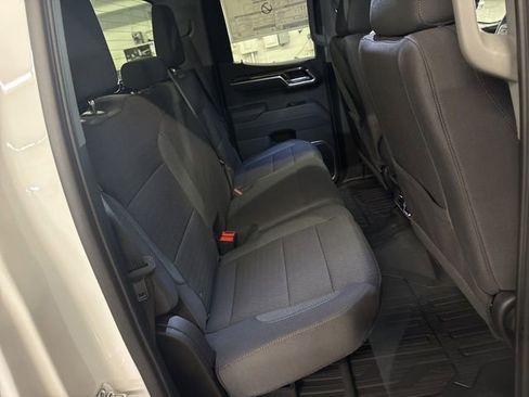 New 2026 GMC Sierra 1500 SLE image 24