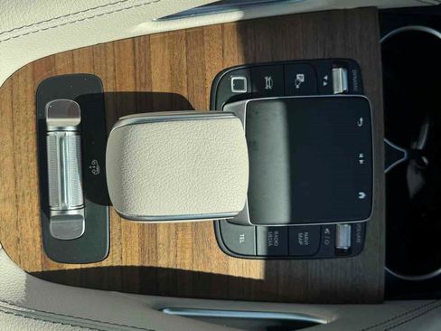 Used 2025 Mercedes-Benz GLS 450 4MATIC image 23