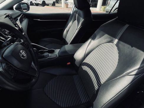 Used 2024 Toyota Camry SE image 19