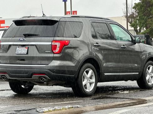 Used 2018 Ford Explorer XLT w/ Equipment Group 202A image 2
